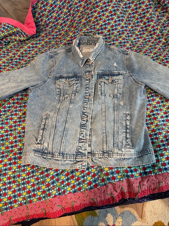 Old Navy Jackets & Blazers - Old Navy Light Blue Denim Truck Jacket excellent pre-owned condition.